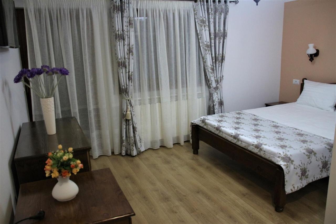 Casa Sofia Apartment Baltatesti Ngoại thất bức ảnh